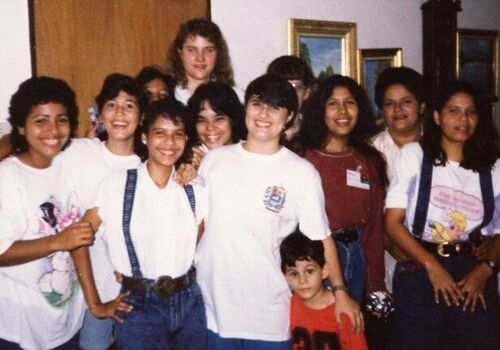 Hna. Bringhurgst, con mujeres Jovenes. rama acarigua. 1992
Jose Concepcion Raga Zambrano
23 May 2003