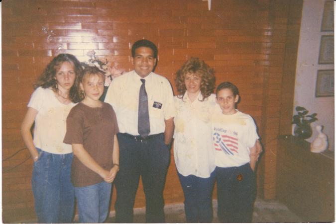Esta es una familia que enseñamos junto a Elder Warner y Elder Paulson en Ejido, Merida, es una familia de Oro!, lamentablemente no pudieron bautizarse.
Ernesto Jose Herrera
21 Apr 2004