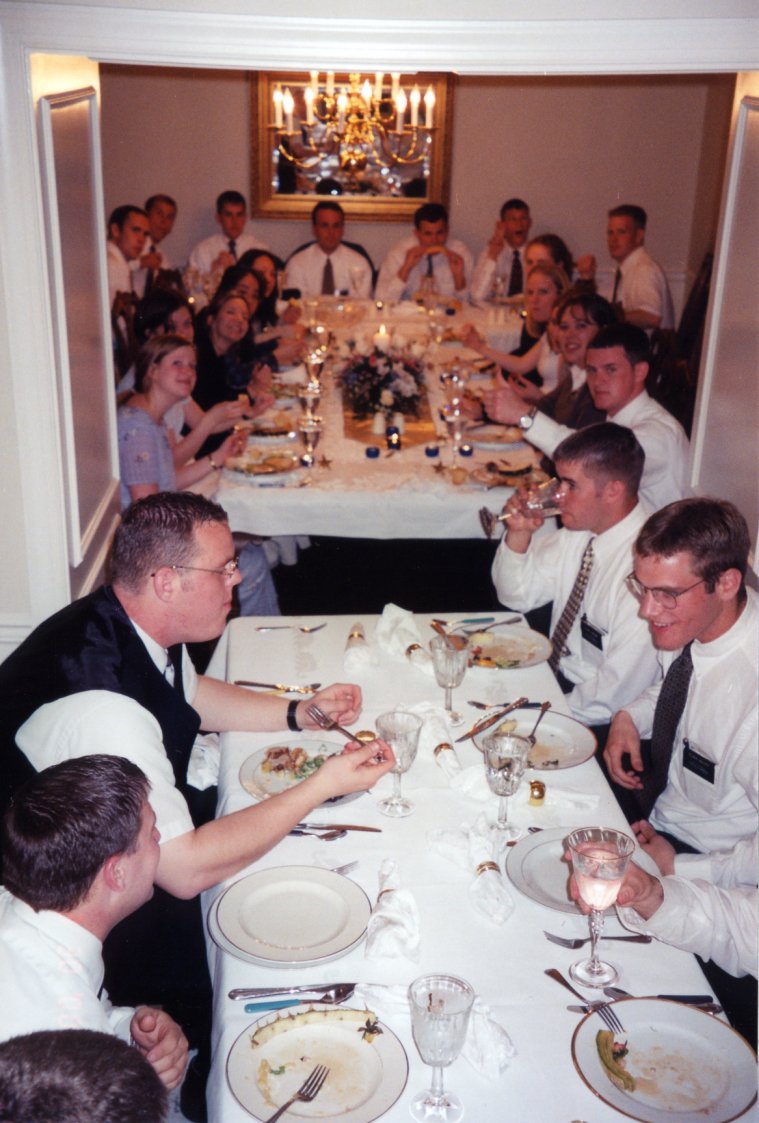 Dinner for all Missionaries who flew home on March 31st, 2000
David  Pabst
26 Aug 2003