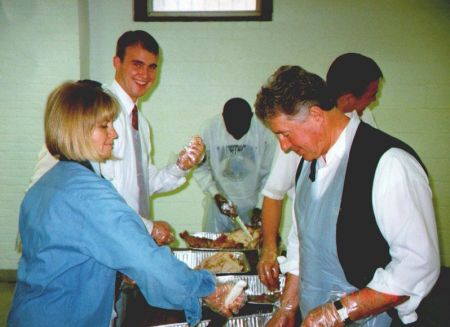 President and Sister Farnes at Shelter
preparing Thanksgiving meal
David  Pabst
11 Oct 2002