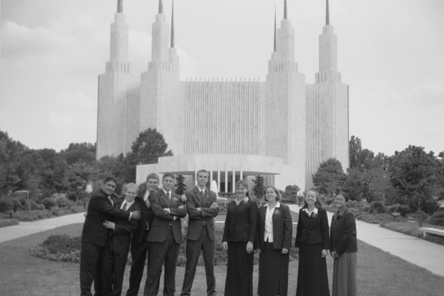 Departing Missionaries Aug 2002
(R to L) Elder Royce Young, Elder Jonathan Karras, Edler Soren Harward, Elder Richard Packer, Edler Stewart, Hermana Melissa Ransom, Sister Melinda Tonks, Sister Valerie Stringham, Sister Wendy Lee
Jonathan Kevin Karras
14 Feb 2003
