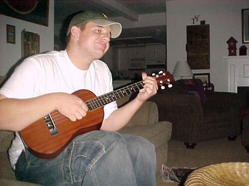 another night alone with the television and a ukeulele... dang I'm smooth
Michael S Fontano
21 May 2003