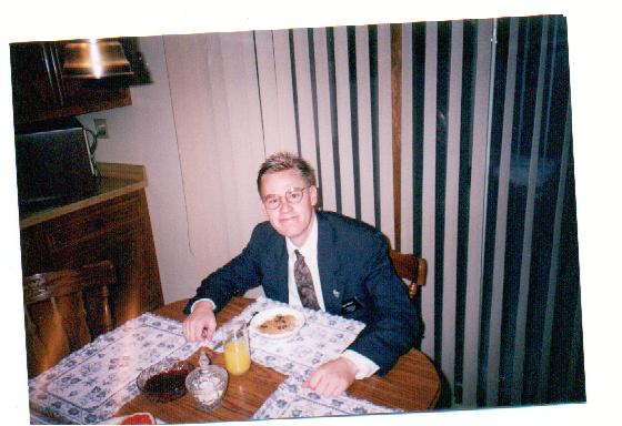 last meal in Wisconsin
Josh H. Schreiner
16 Oct 2004