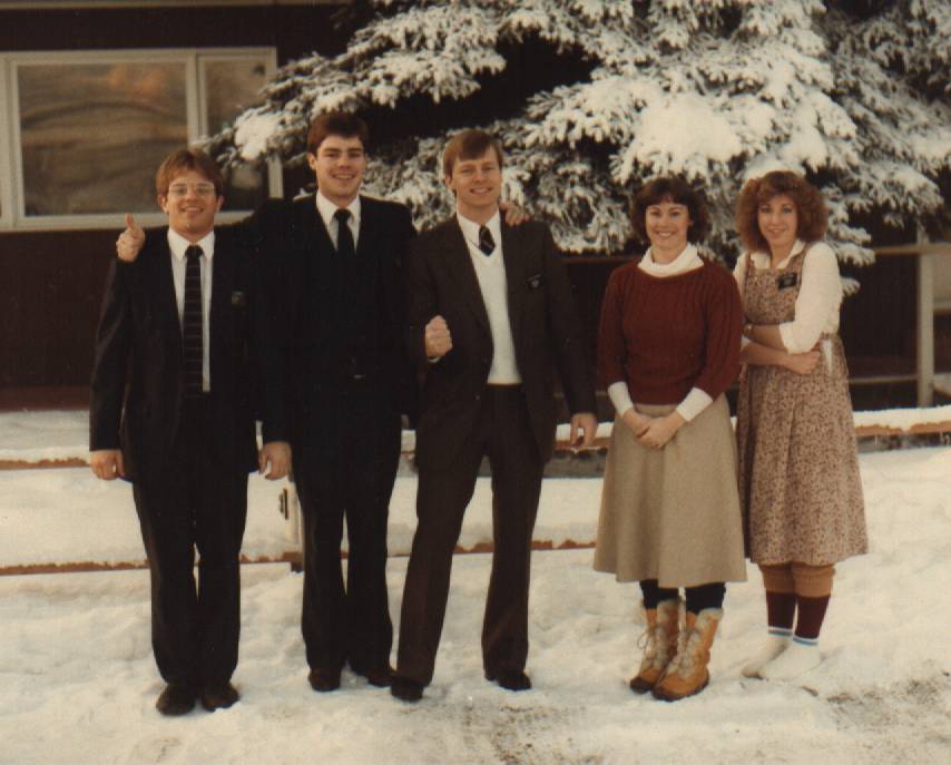 Elders Larsen, Lundberg & Kilpatrick
Sisters Cyr & Adams
Jewel Lake Apts., Anchorage 1983
Roselyn  Adams
16 Nov 2001