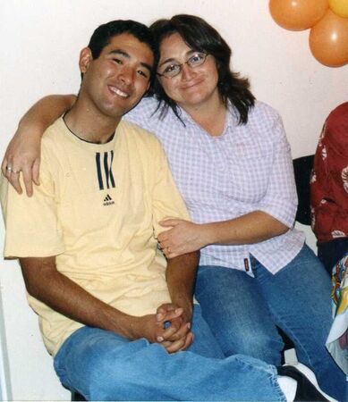 A 5 meses de casados
Karla Marcela Riquelme Cuello
24 Jun 2006