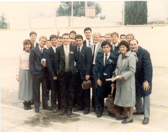 Hna. Dawn White, E. Rodriguez, E. Meline, E. Molina, E. Thomas, E. Adams, E. Browning, E. Daniel Ritchie, E. Hall, E. Morgan, E. Nash, E. Denninsen, E. Tayson, E. Anderson, E. Farrel, E. Haynes, E. Smith, E. Claudio Actis, E. Blanco, Hna. Pasko (faltan E. Gullingwater y Seegmiller)
Gloria  Pasko
10 Jan 2003