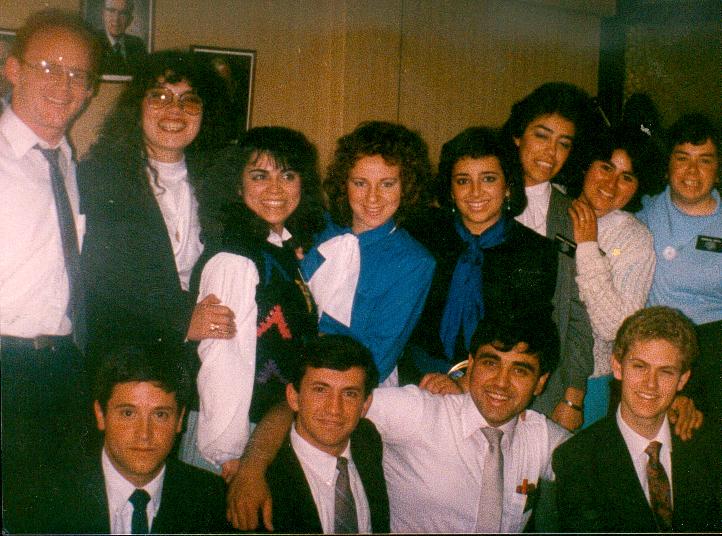 Reunion en las oficinas 1987
Rury Ana Carrera
27 Feb 2004