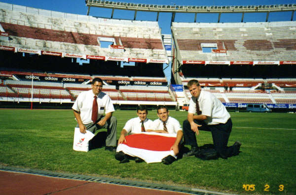 Aquí estamos con Elder Writh, Elder Zunga, Elder Bennett Y yo Elder Munives, visitando el estadio del club atlético River PLate
Matias Fernando Munives
07 Mar 2006