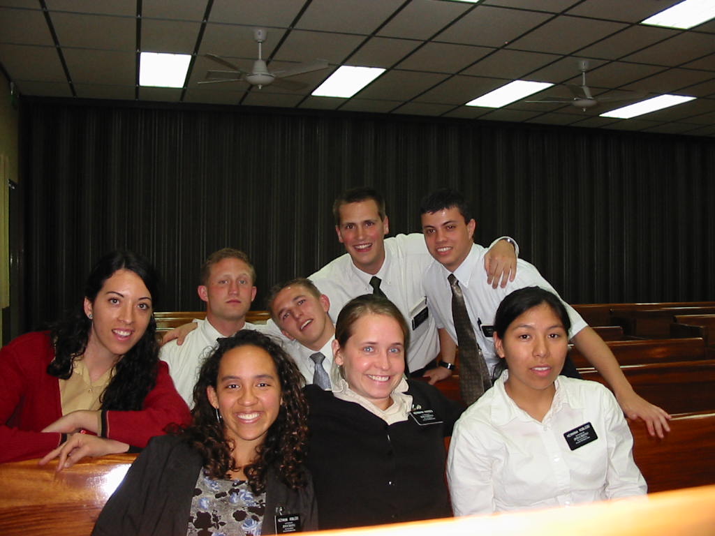 Distrito con la visita de los lieres de zona, Elder Moura, empaque todo que mañana lo vienen a buscar de las oficinas!
Matias Bernardo Moura
20 Jun 2006